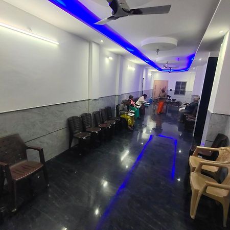 ホテル Bhavana Bhawan Vrindāvan エクステリア 写真